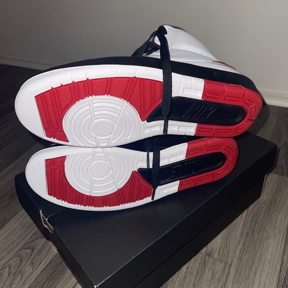 NWT Retro Jordan 2 ‘OG’ Chicago - Picture 4 of 4